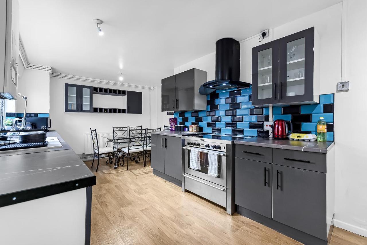Stylish Excel 3 Bedroom Flat Лондон Экстерьер фото
