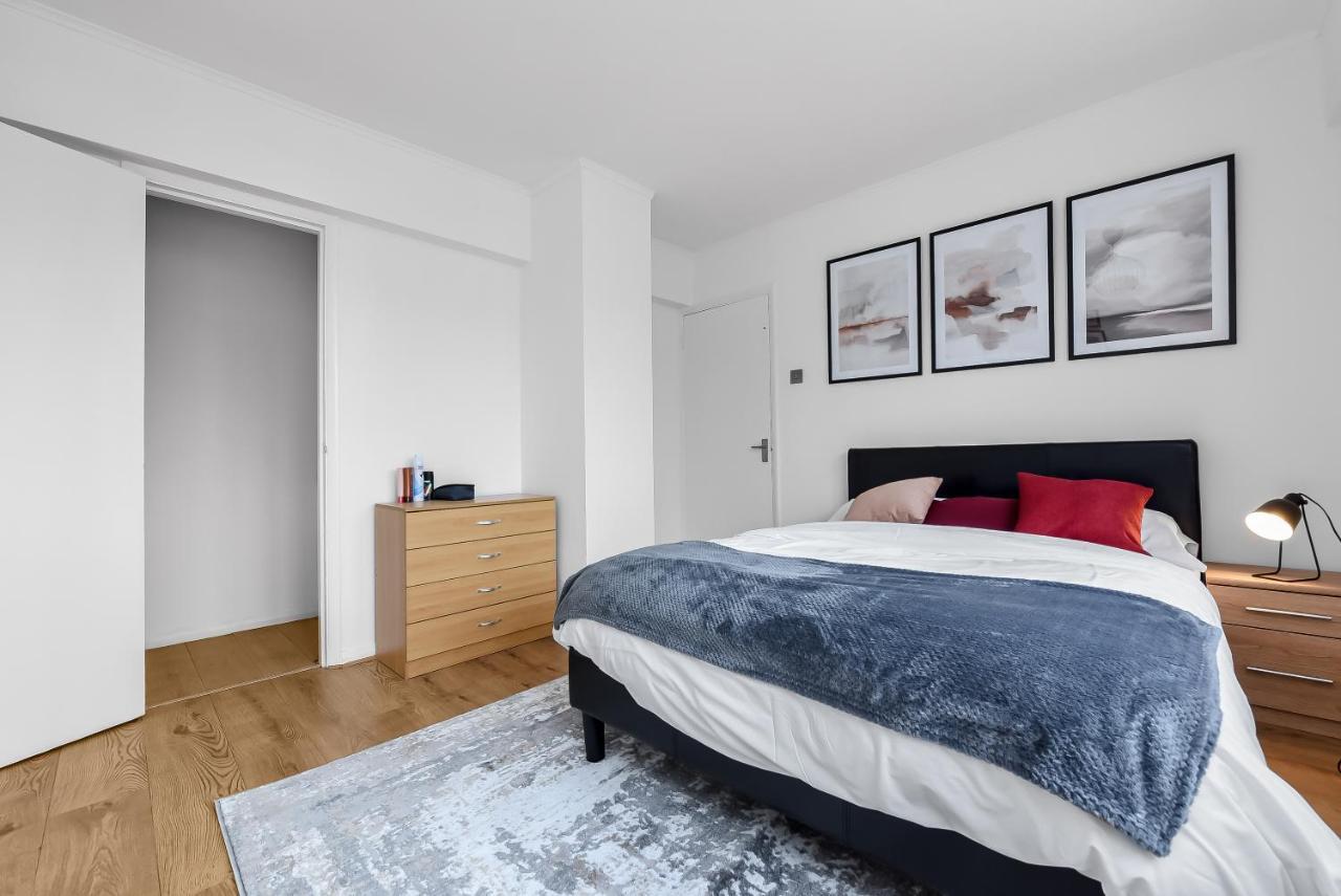 Stylish Excel 3 Bedroom Flat Лондон Экстерьер фото